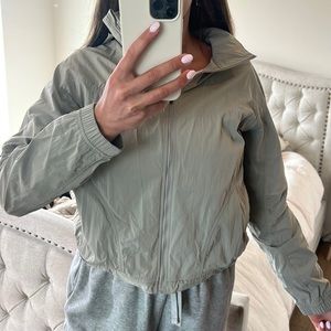 Lululemon olive wind breaker
